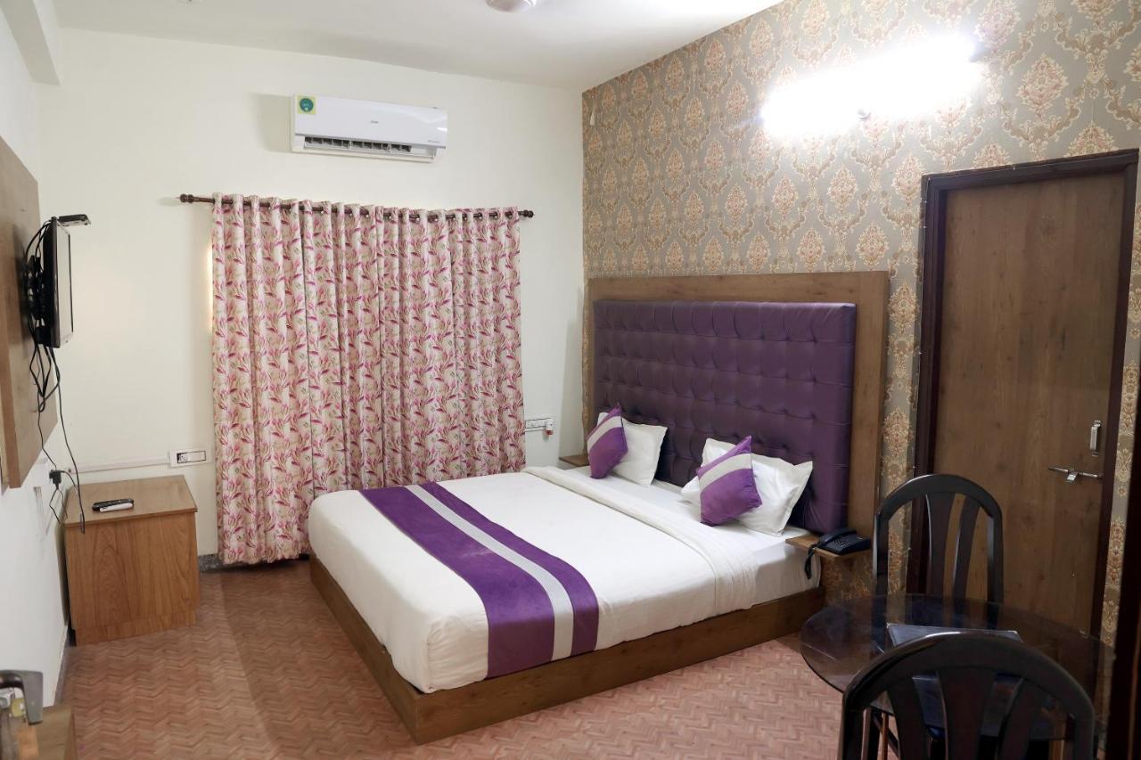 Hotel Tree Of Heaven Udaipur Kültér fotó